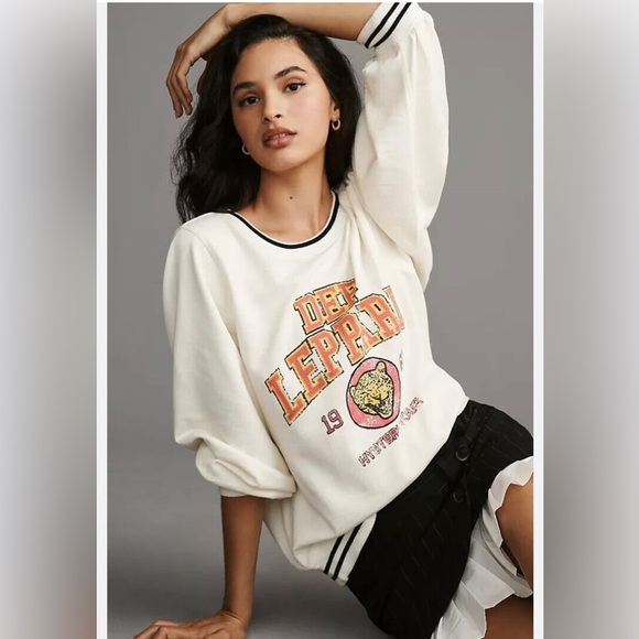 Pilcro Women’s XS Petite Def Leppard Varsity Appliqué Puff Sleeved Sweatshirt - Picture 1 of 13